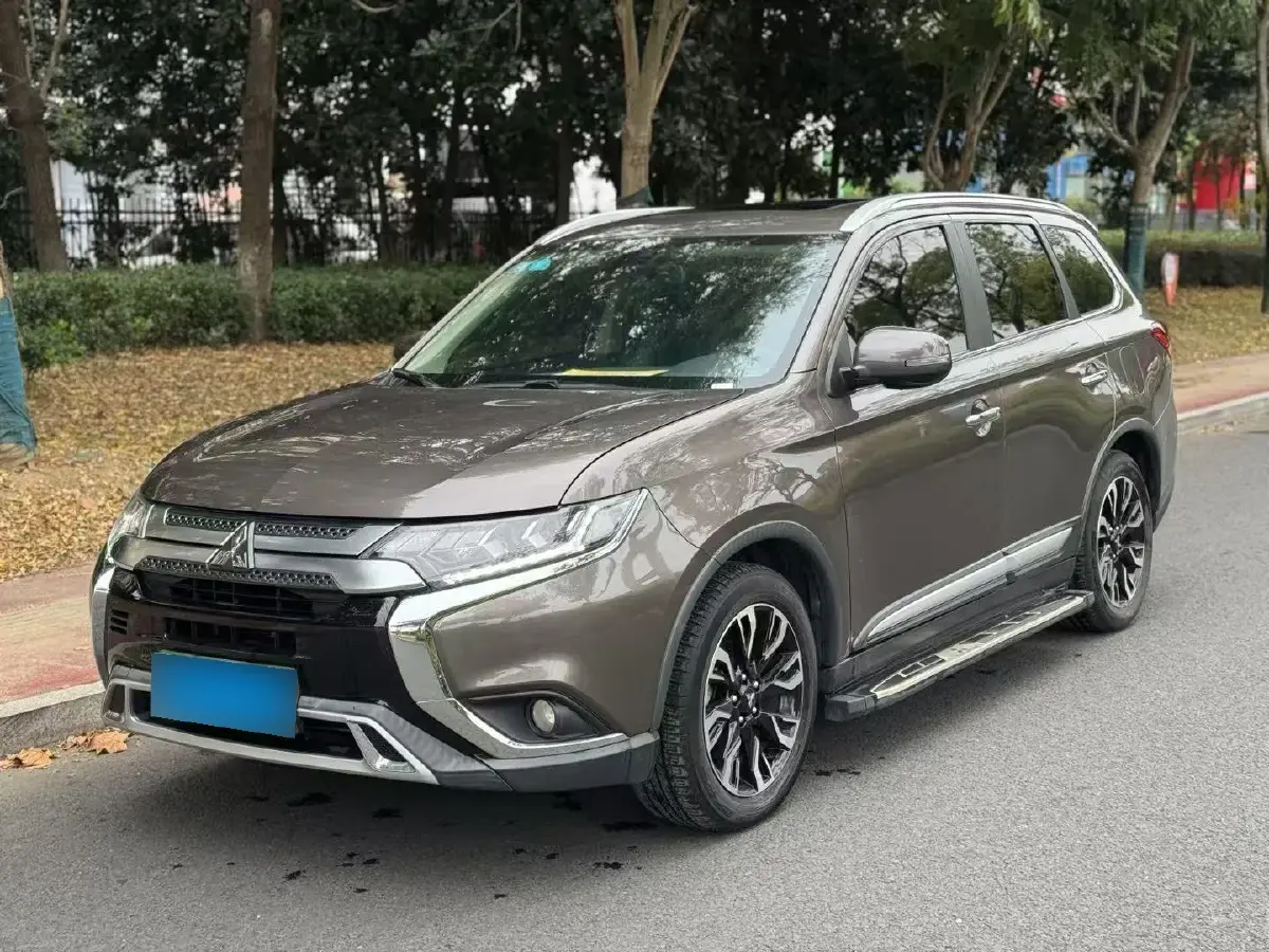 2019 Mitsubishi Outlander 2.4L 192HP L4 CVT