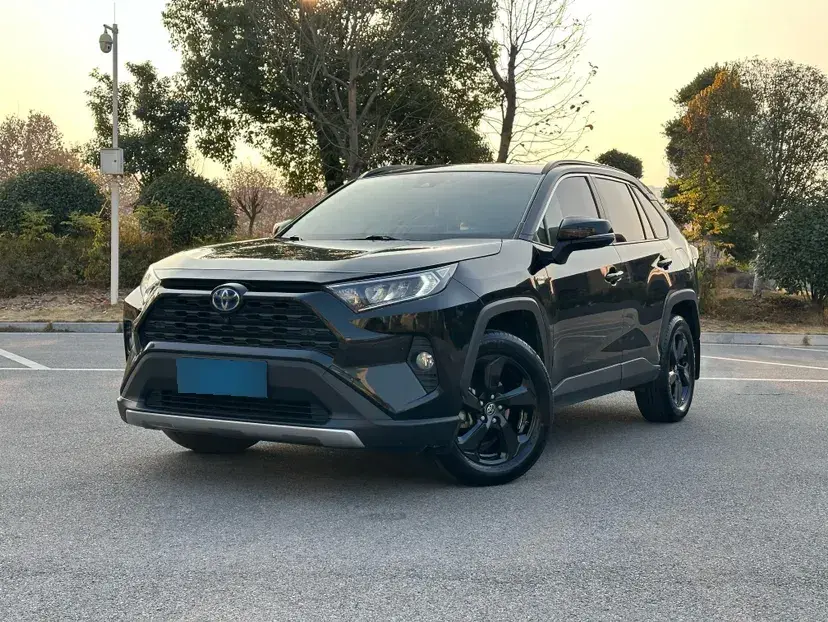 2022 Toyota RAV4 2.5L 178HP L4 E-CVT Hybrid