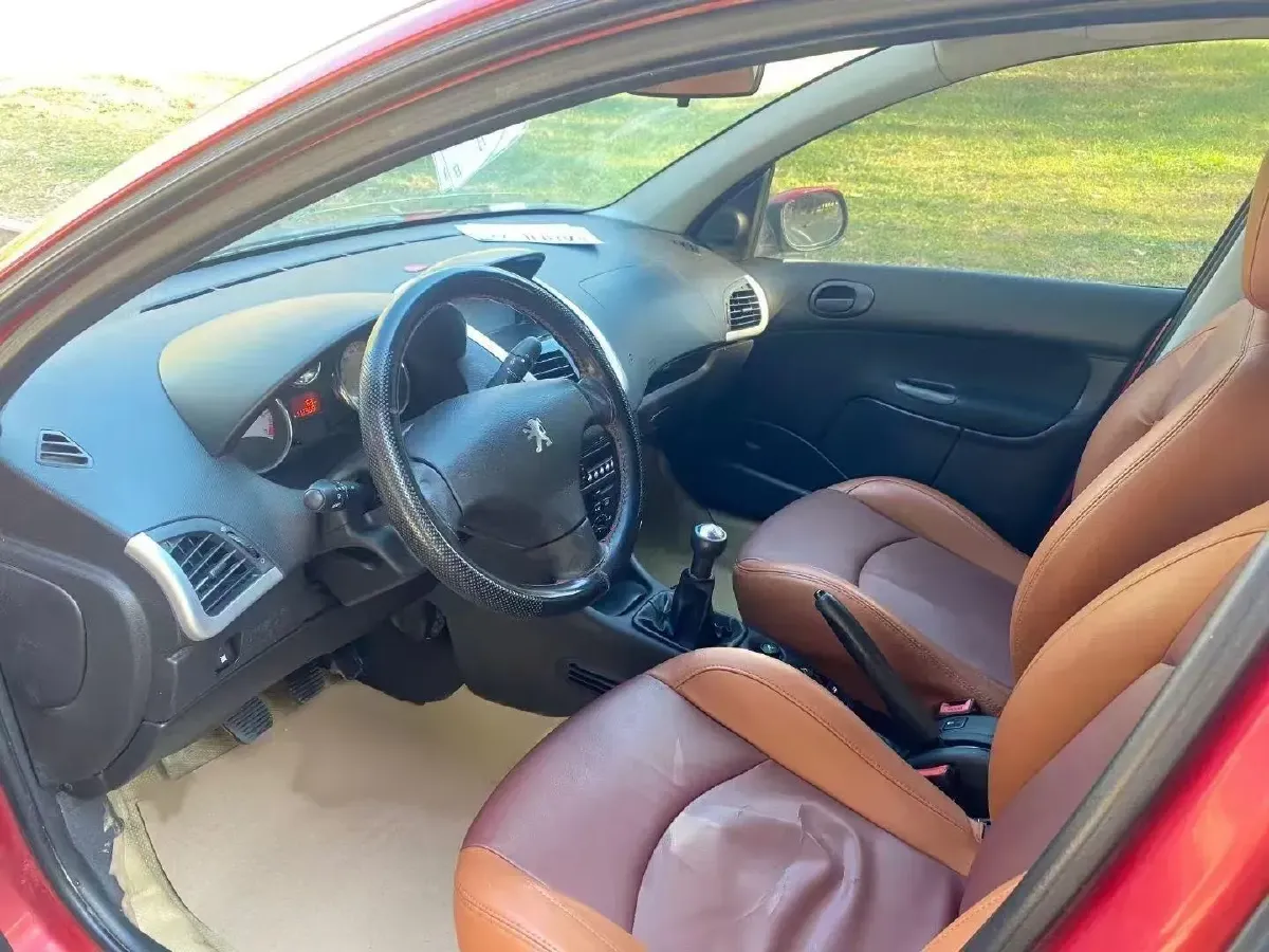 2011 Peugeot 207 1.4L 76HP L4 5MT,autocango,china used car exporter,china ev exporter,chinese used car exporter,chinese used ev exporter