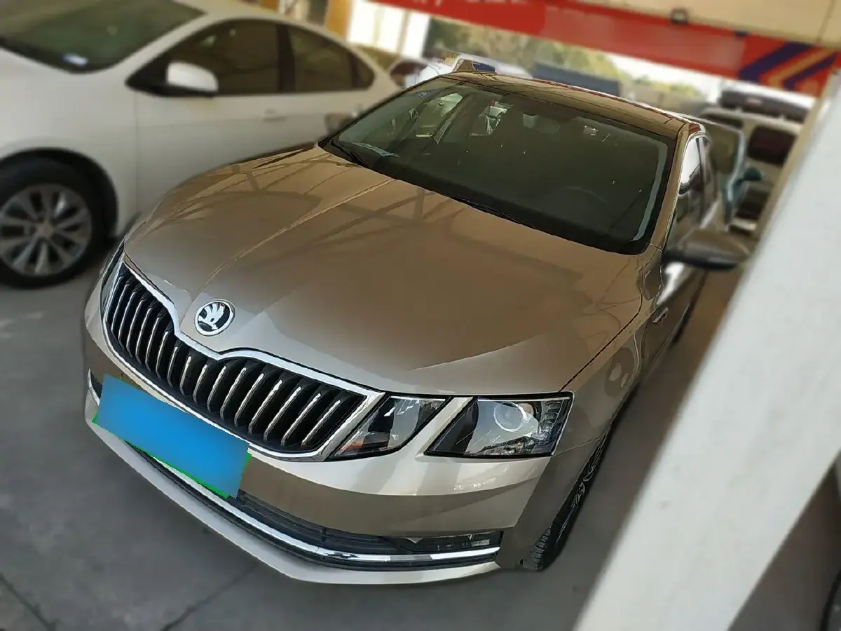 2018 Skoda Octavia 1.6L 110HP L4 6AT