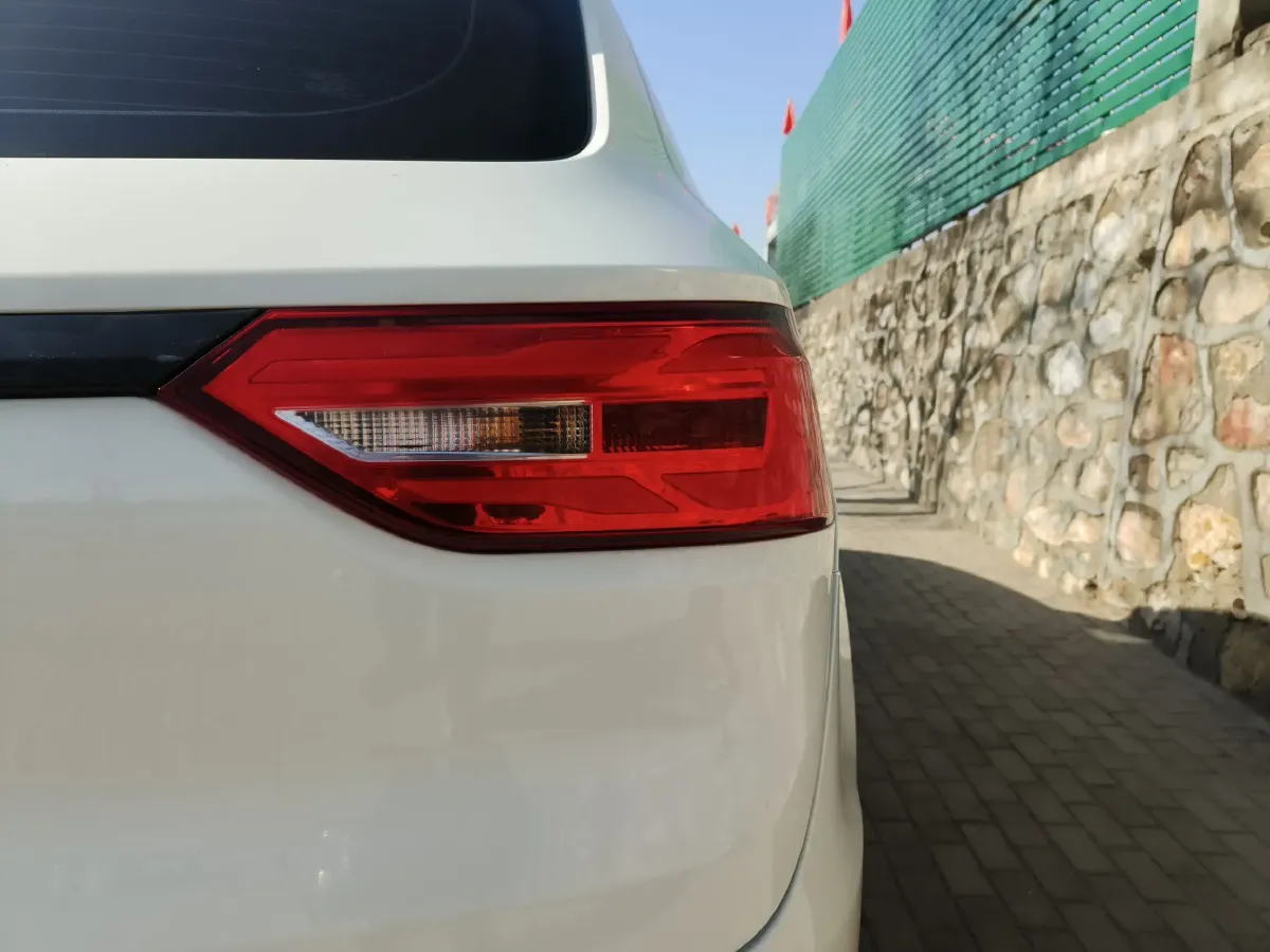 2020 DongFeng Fengon Fengon 580 Pro 1.5T 180HP L4 CVT,autocango,china used car exporter,china ev exporter,chinese used car exporter,chinese used ev exporter