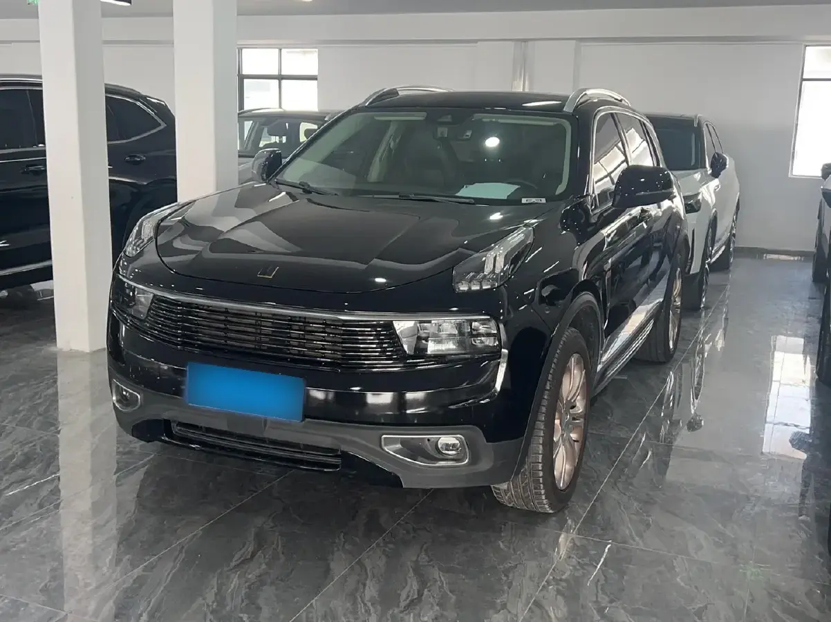 2017 LYNK&CO 01 2.0T 190HP L4 6AT