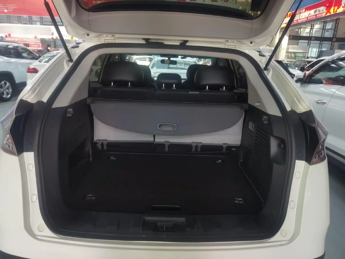 2015 Luxgen 6 SUV 1.8T 180HP L4 6AT,autocango,china used car exporter,china ev exporter,chinese used car exporter,chinese used ev exporter