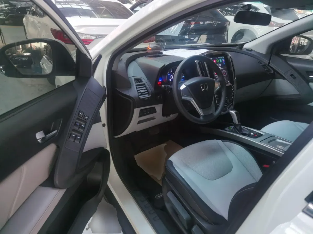 2015 Luxgen 6 SUV 1.8T 180HP L4 6AT,autocango,china used car exporter,china ev exporter,chinese used car exporter,chinese used ev exporter