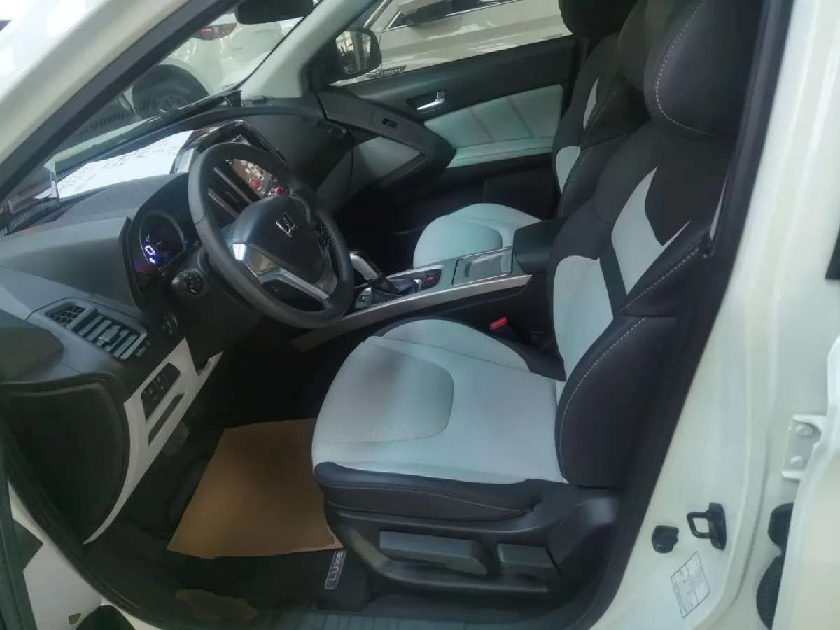 2015 Luxgen 6 SUV 1.8T 180HP L4 6AT,autocango,china used car exporter,china ev exporter,chinese used car exporter,chinese used ev exporter