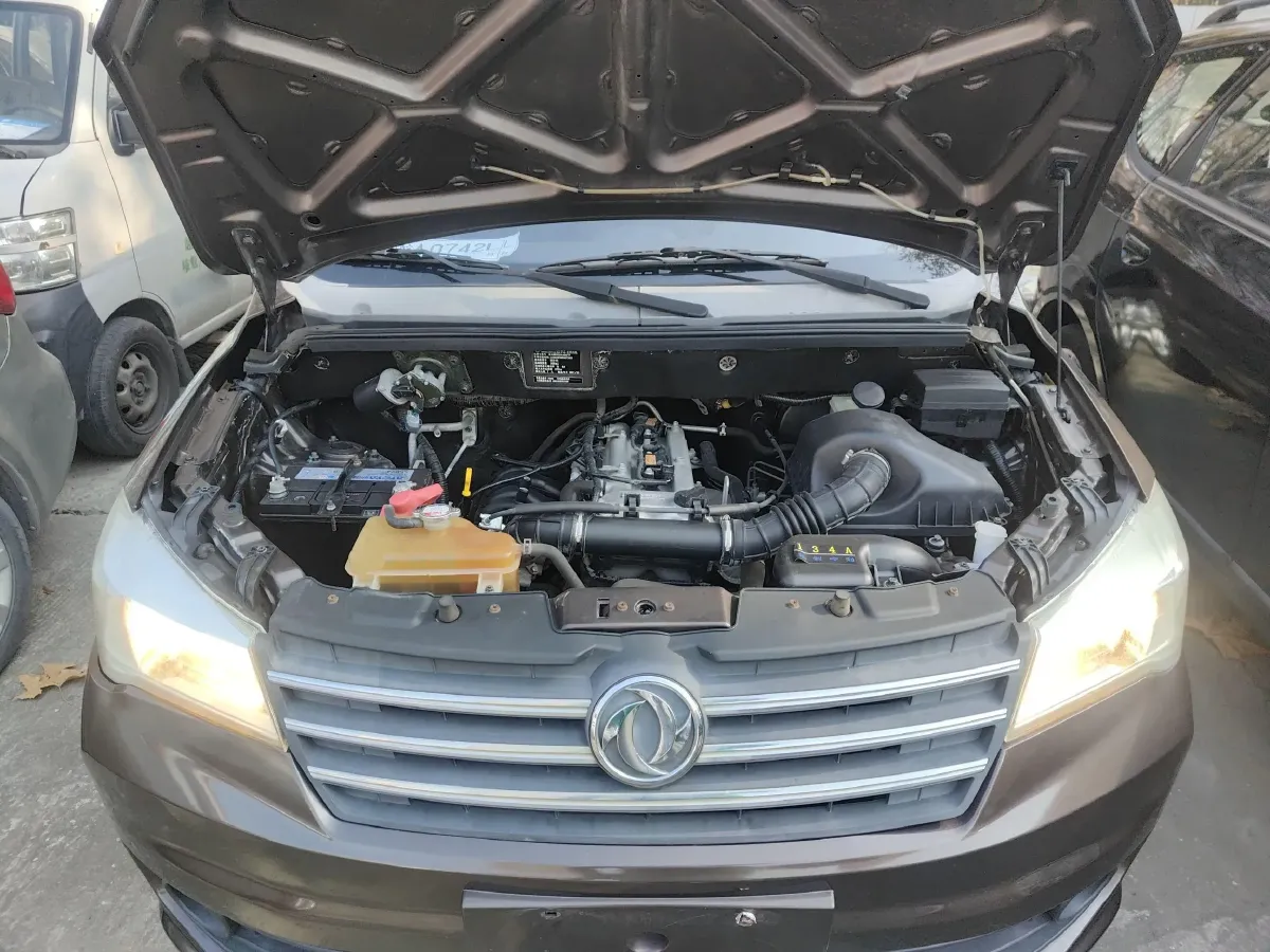 2017 DongFeng Fengon Fengon 330 1.5L 109HP L4 5MT,autocango,china used car exporter,china ev exporter,chinese used car exporter,chinese used ev exporter