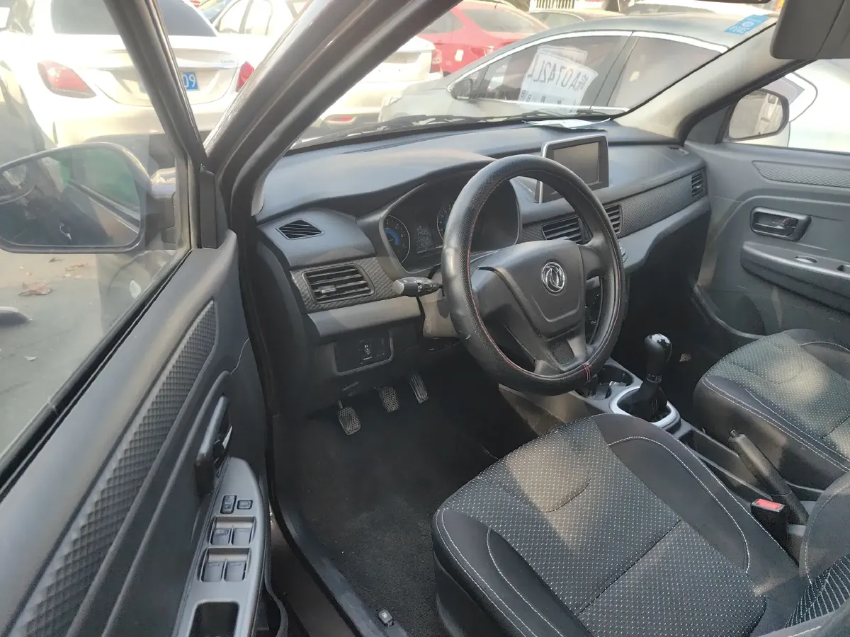 2017 DongFeng Fengon Fengon 330 1.5L 109HP L4 5MT,autocango,china used car exporter,china ev exporter,chinese used car exporter,chinese used ev exporter