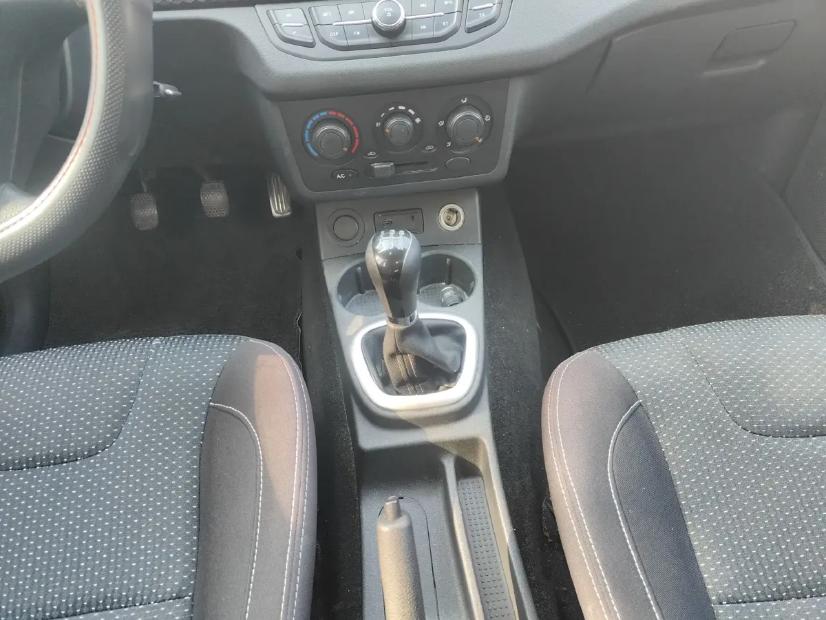 2017 DongFeng Fengon Fengon 330 1.5L 109HP L4 5MT,autocango,china used car exporter,china ev exporter,chinese used car exporter,chinese used ev exporter