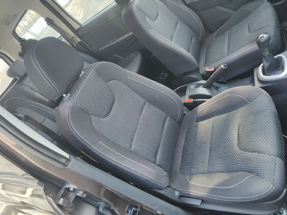 2017 DongFeng Fengon Fengon 330 1.5L 109HP L4 5MT,autocango,china used car exporter,china ev exporter,chinese used car exporter,chinese used ev exporter