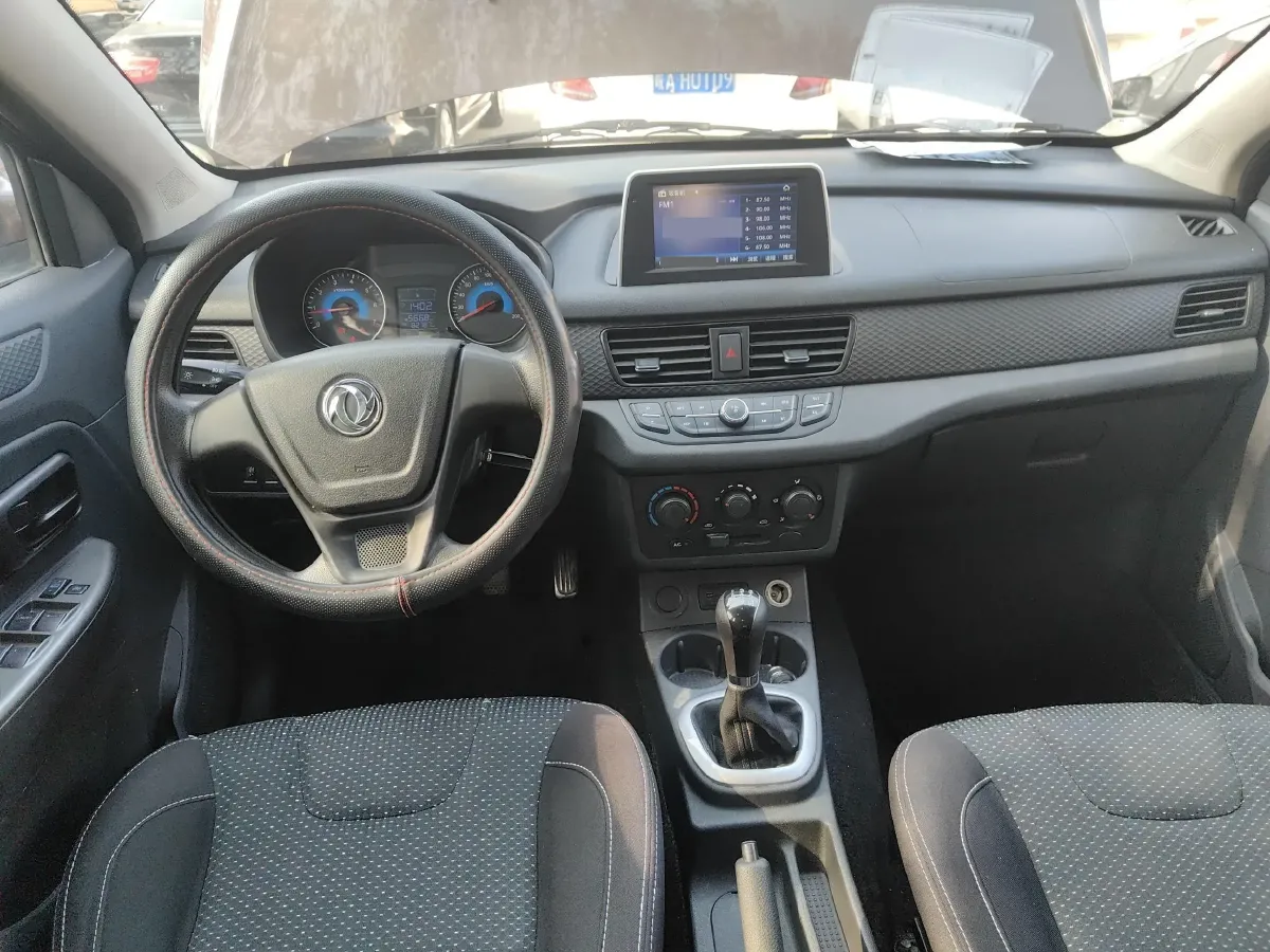 2017 DongFeng Fengon Fengon 330 1.5L 109HP L4 5MT,autocango,china used car exporter,china ev exporter,chinese used car exporter,chinese used ev exporter