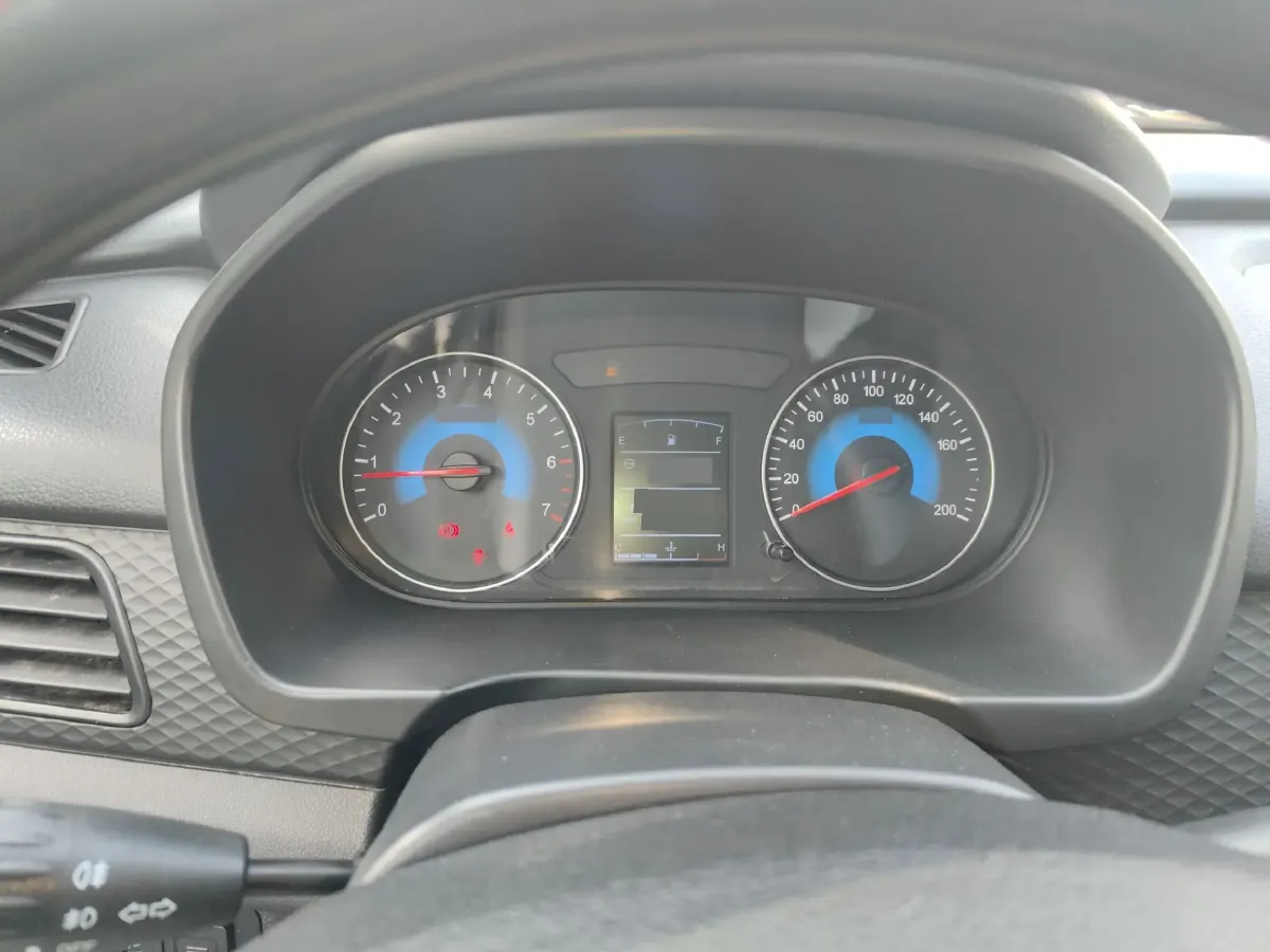 2017 DongFeng Fengon Fengon 330 1.5L 109HP L4 5MT,autocango,china used car exporter,china ev exporter,chinese used car exporter,chinese used ev exporter