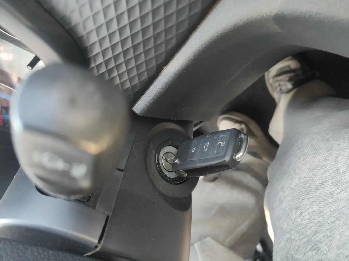 2017 DongFeng Fengon Fengon 330 1.5L 109HP L4 5MT,autocango,china used car exporter,china ev exporter,chinese used car exporter,chinese used ev exporter