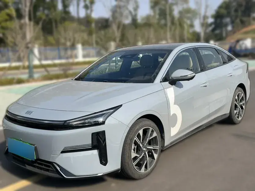 2023 Geely Galaxy L6 1.5T 163HP L4 3DHT PHEV