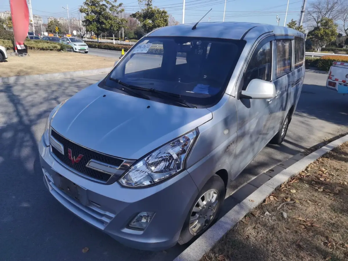 2018 WuLing RongGuang V 1.5L 112HP L4 5MT
