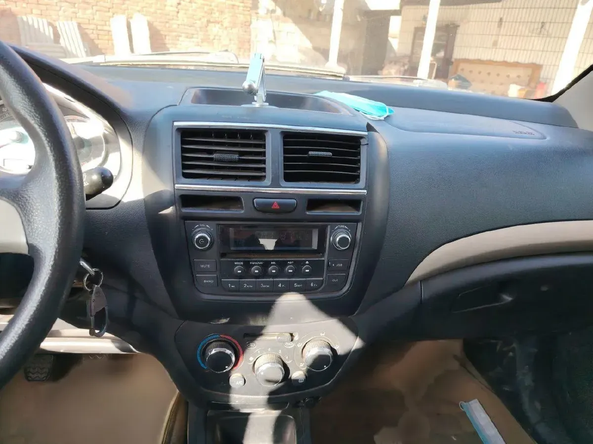 2012 FAW Vita V5 1.5L 102HP L4 5MT,autocango,china used car exporter,china ev exporter,chinese used car exporter,chinese used ev exporter