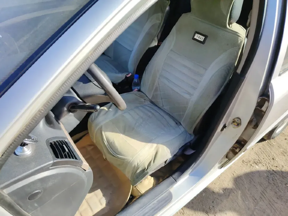 2012 FAW Vita V5 1.5L 102HP L4 5MT,autocango,china used car exporter,china ev exporter,chinese used car exporter,chinese used ev exporter