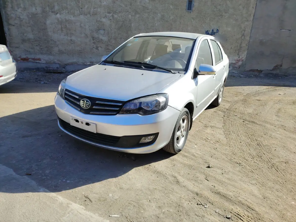 2012 FAW Vita V5 1.5L 102HP L4 5MT
