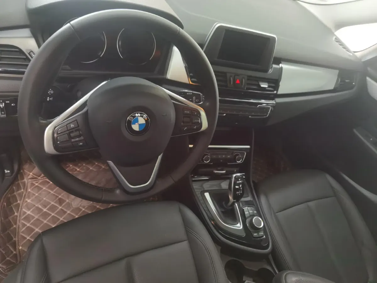 2019 BMW 2 Series SUV 1.5T 140HP L3 7DCT,autocango,china used car exporter,china ev exporter,chinese used car exporter,chinese used ev exporter