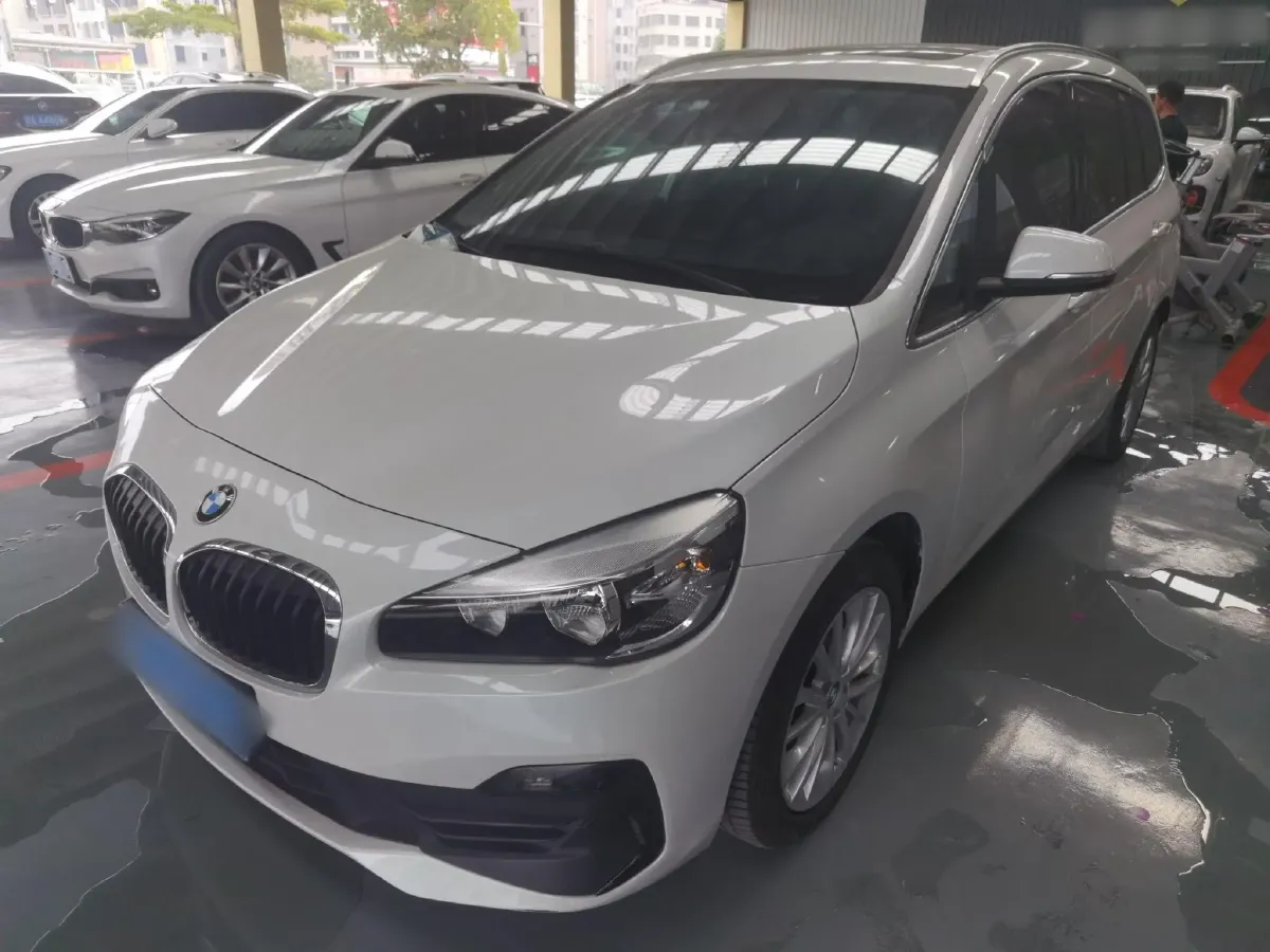 2019 BMW 2 Series SUV 1.5T 140HP L3 7DCT,autocango,china used car exporter,china ev exporter,chinese used car exporter,chinese used ev exporter