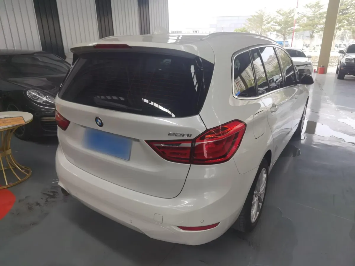 2019 BMW 2 Series SUV 1.5T 140HP L3 7DCT,autocango,china used car exporter,china ev exporter,chinese used car exporter,chinese used ev exporter