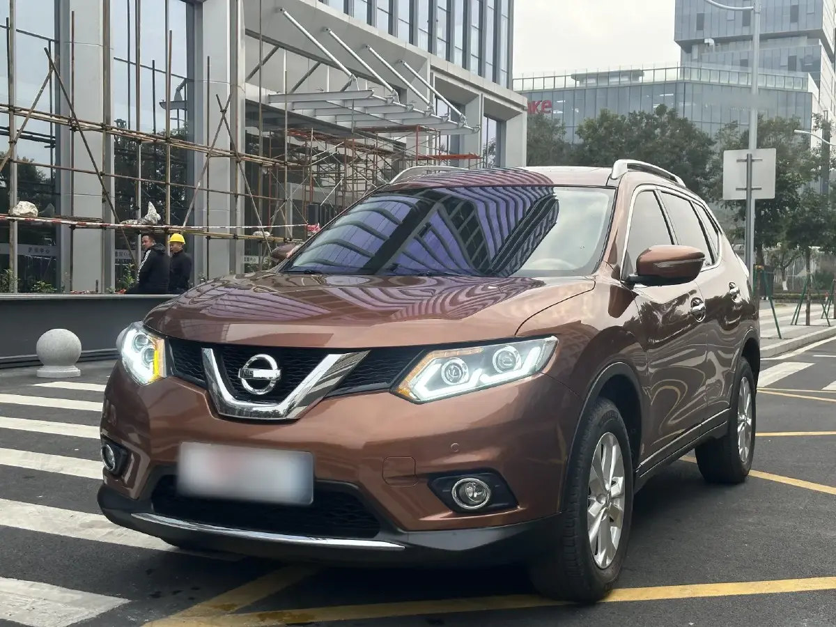 2014 Nissan X-Trail 2.5L 186HP L4 CVT
