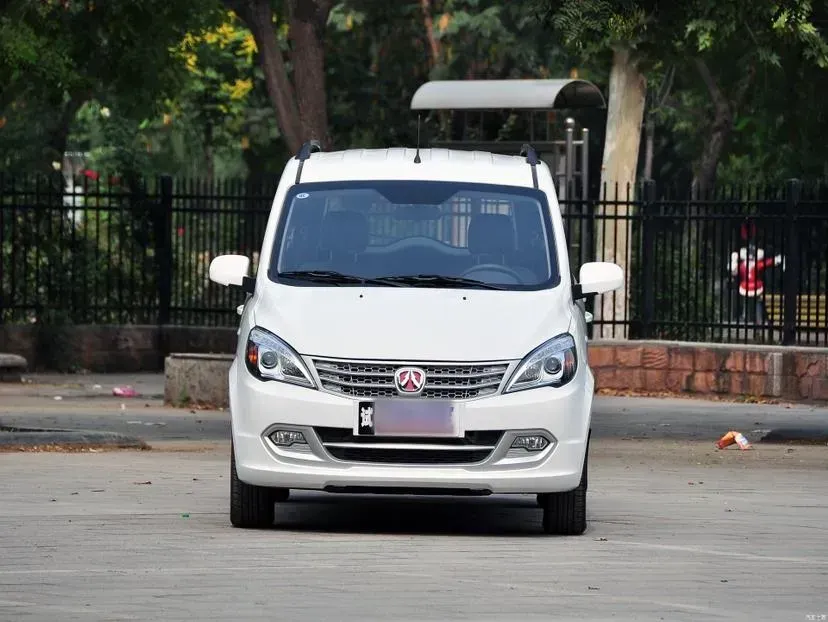 2014 BAIC WeiWang M20 1.5L 106HP L4 5MT,autocango,china used car exporter,china ev exporter,chinese used car exporter,chinese used ev exporter
