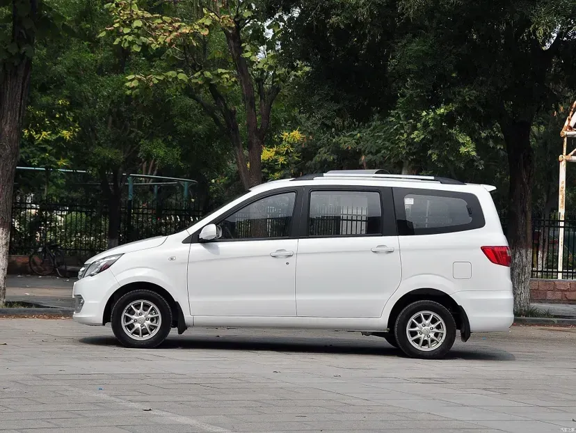 2014 BAIC WeiWang M20 1.5L 106HP L4 5MT,autocango,china used car exporter,china ev exporter,chinese used car exporter,chinese used ev exporter