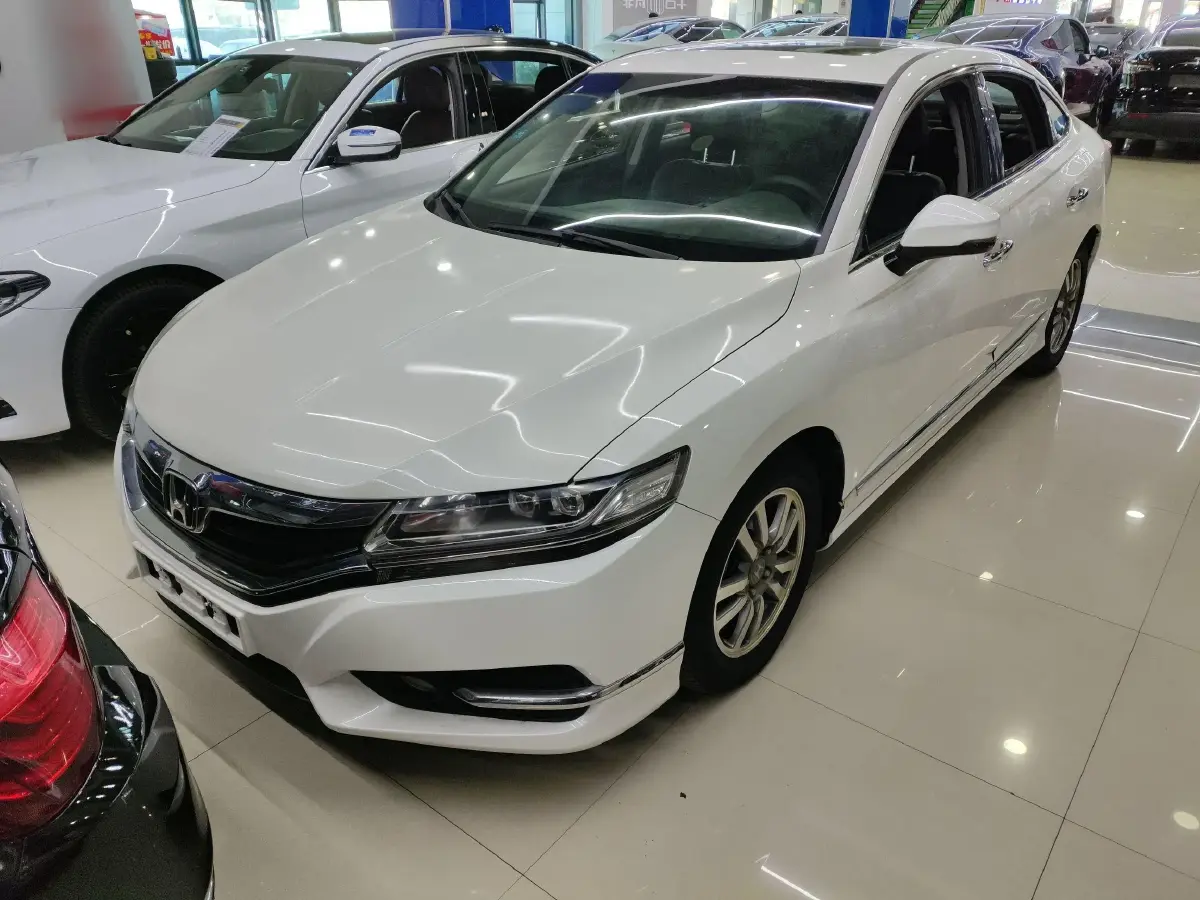 2015 Honda Spirior 2.0L 155HP L4 CVT