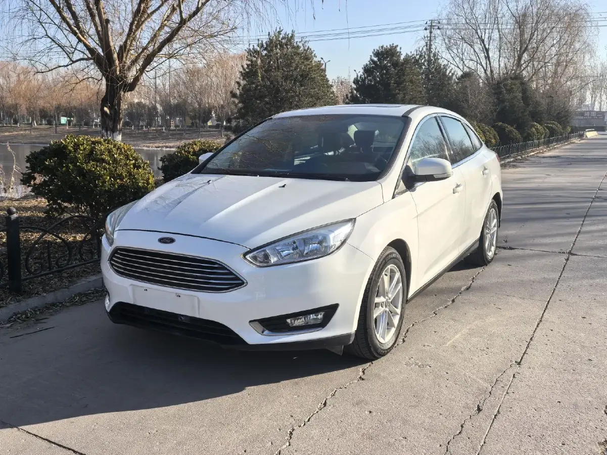 2015 Ford Focus 1.6L 125HP L4 6DCT