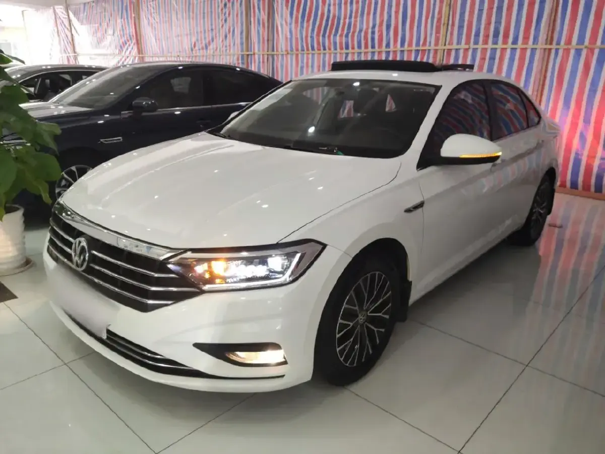 2020 Volkswagen Sagitar 1.4T 150HP L4 7DCT