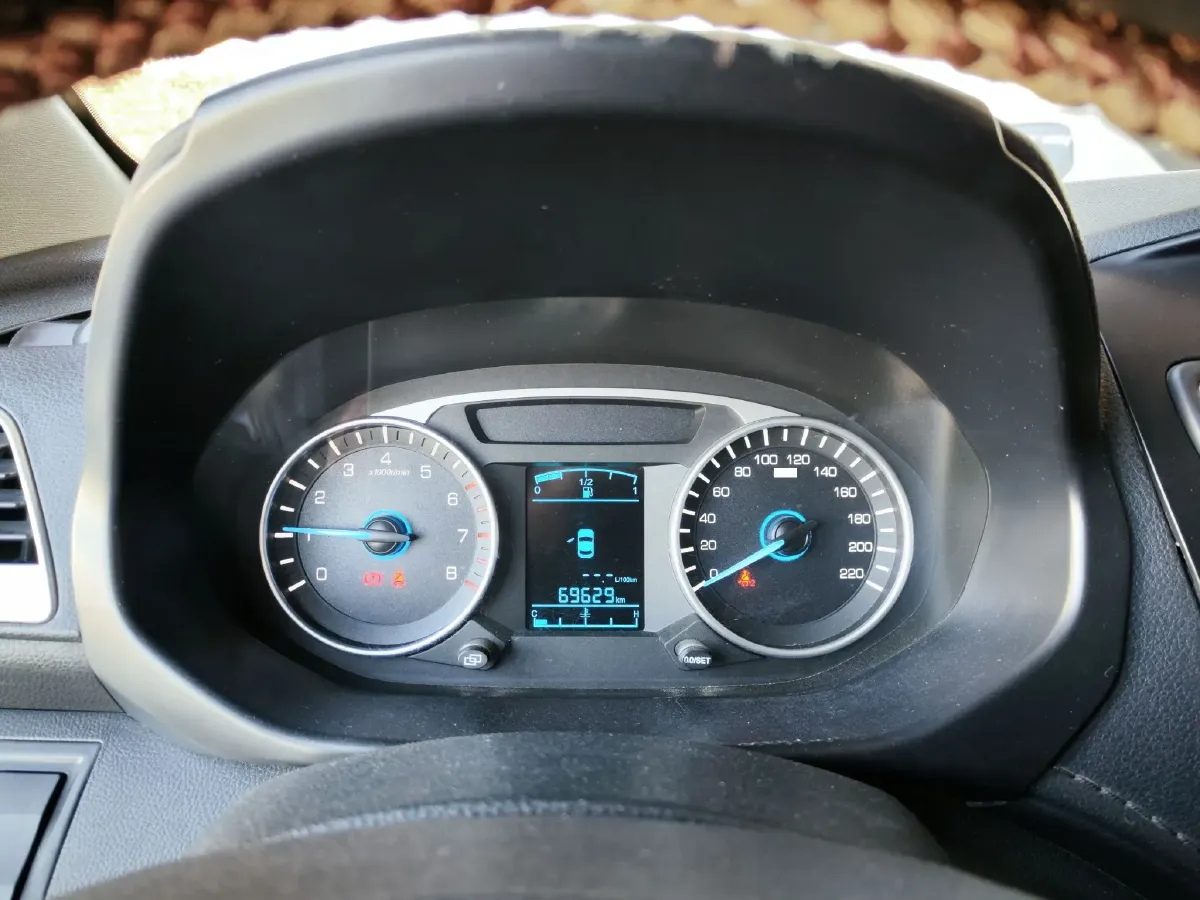 2015 Enranger 737 1.5L 113HP L4 5MT,autocango,china used car exporter,china ev exporter,chinese used car exporter,chinese used ev exporter