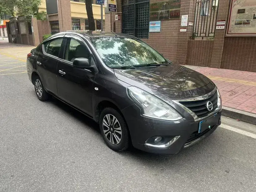 2015 Nissan Sunny 1.5L 112HP L4 CVT
