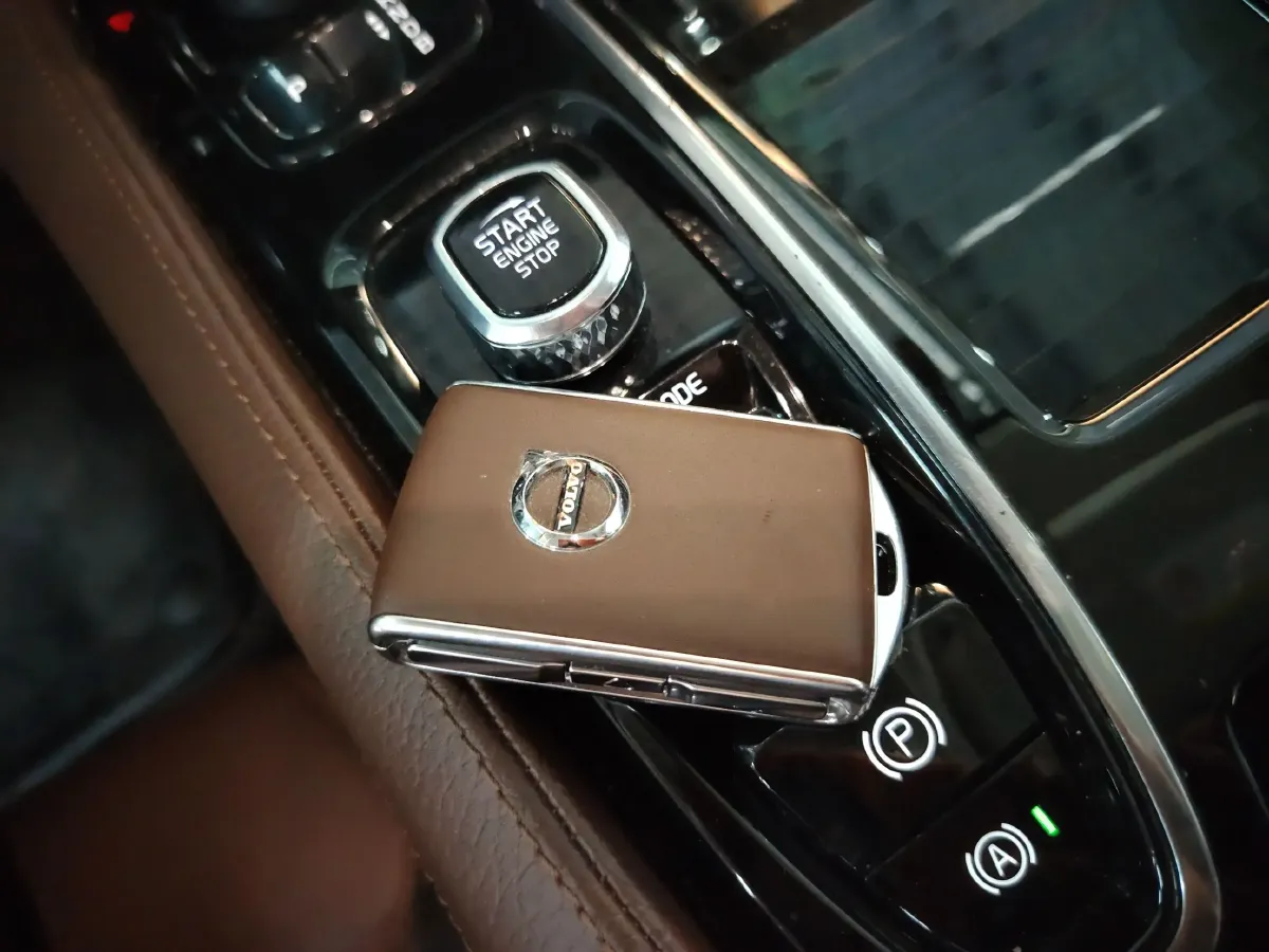 2019 Volvo S90 PHEV 2.0T 320HP L4 8AT PHEV 10.1KWH,autocango,china used car exporter,china ev exporter,chinese used car exporter,chinese used ev exporter