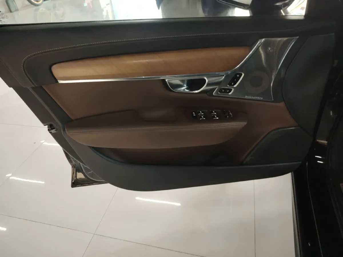 2019 Volvo S90 PHEV 2.0T 320HP L4 8AT PHEV 10.1KWH,autocango,china used car exporter,china ev exporter,chinese used car exporter,chinese used ev exporter