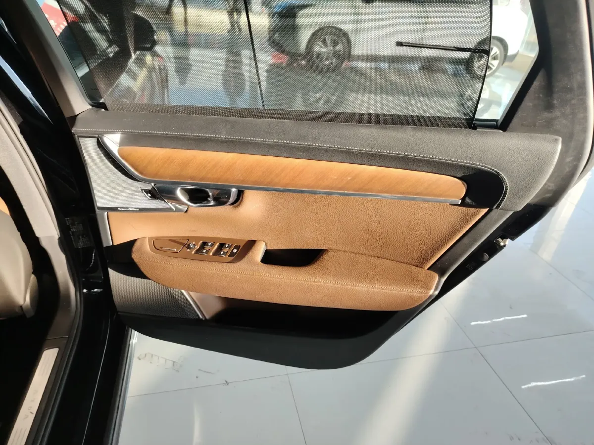 2019 Volvo S90 PHEV 2.0T 320HP L4 8AT PHEV 10.1KWH,autocango,china used car exporter,china ev exporter,chinese used car exporter,chinese used ev exporter