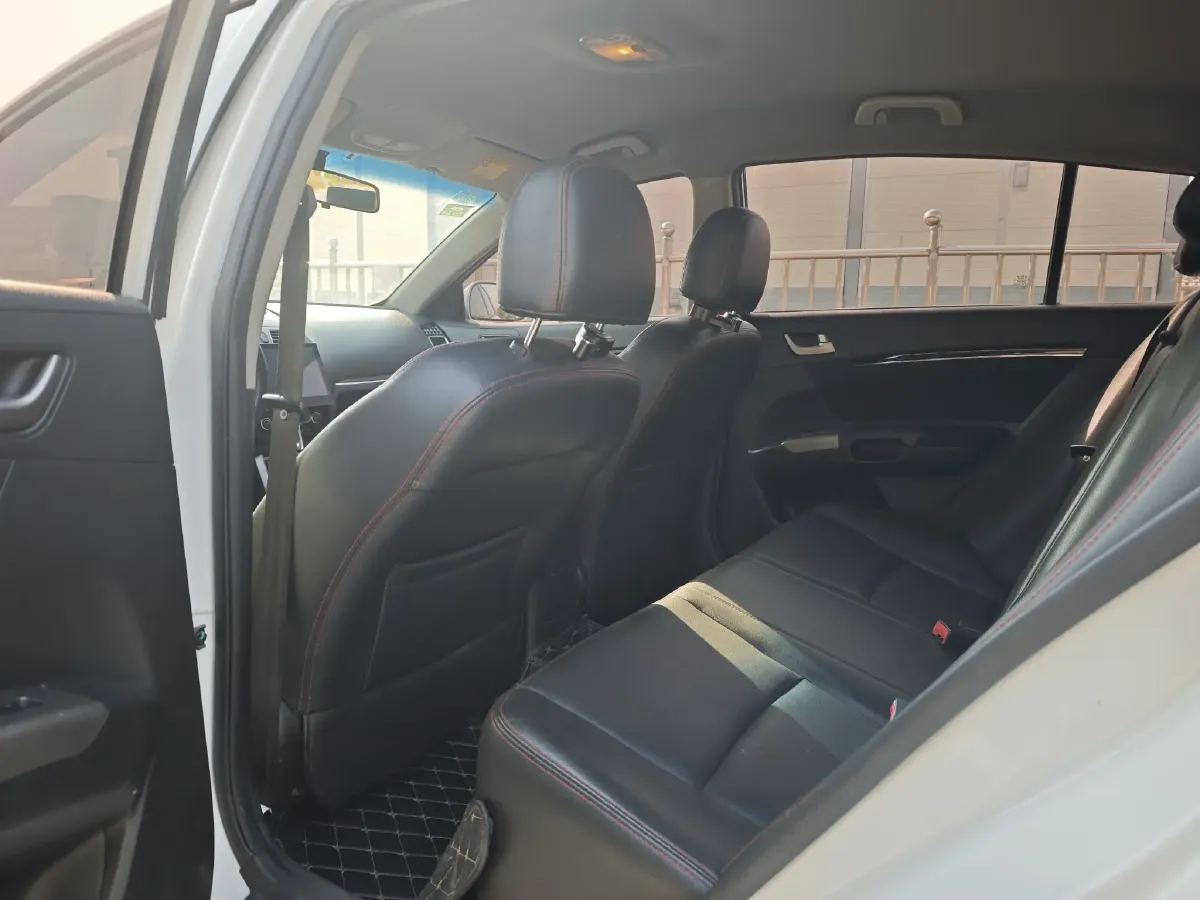 2013 Geely Emgrand Classic 1.5L 109HP L4 5MT,autocango,china used car exporter,china ev exporter,chinese used car exporter,chinese used ev exporter