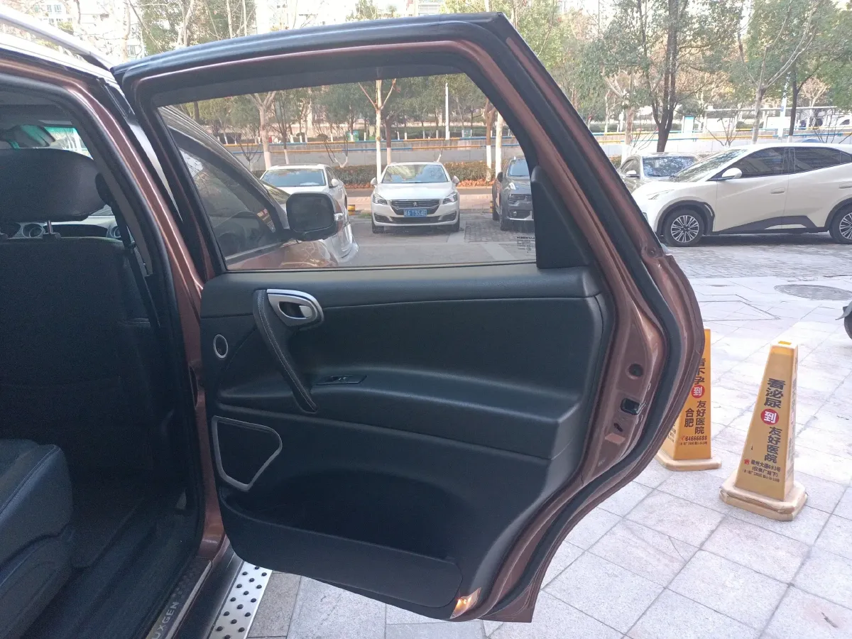2012 Luxgen Grand7 SUV 2.2T 178HP L4 5AT,autocango,china used car exporter,china ev exporter,chinese used car exporter,chinese used ev exporter