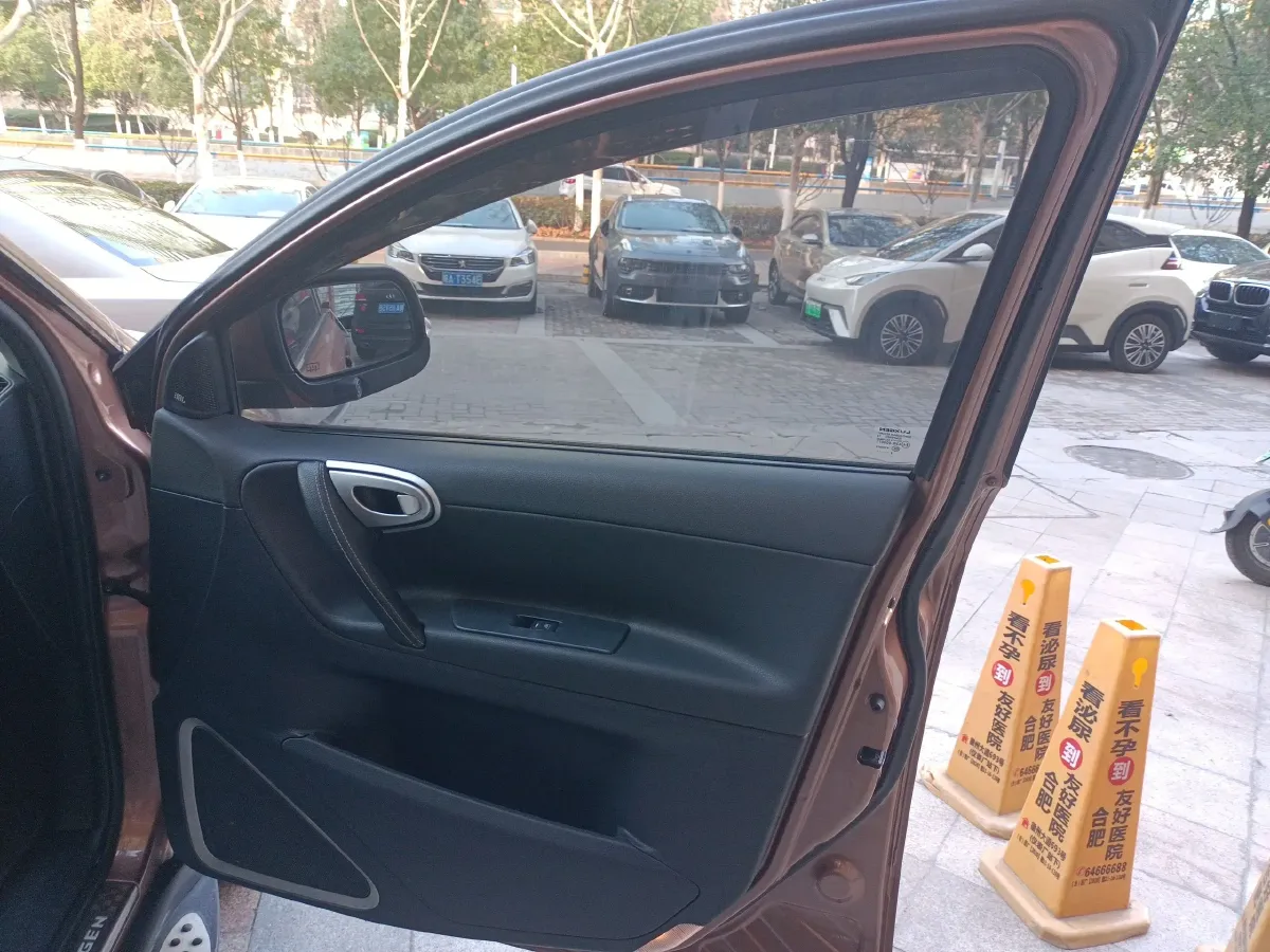 2012 Luxgen Grand7 SUV 2.2T 178HP L4 5AT,autocango,china used car exporter,china ev exporter,chinese used car exporter,chinese used ev exporter