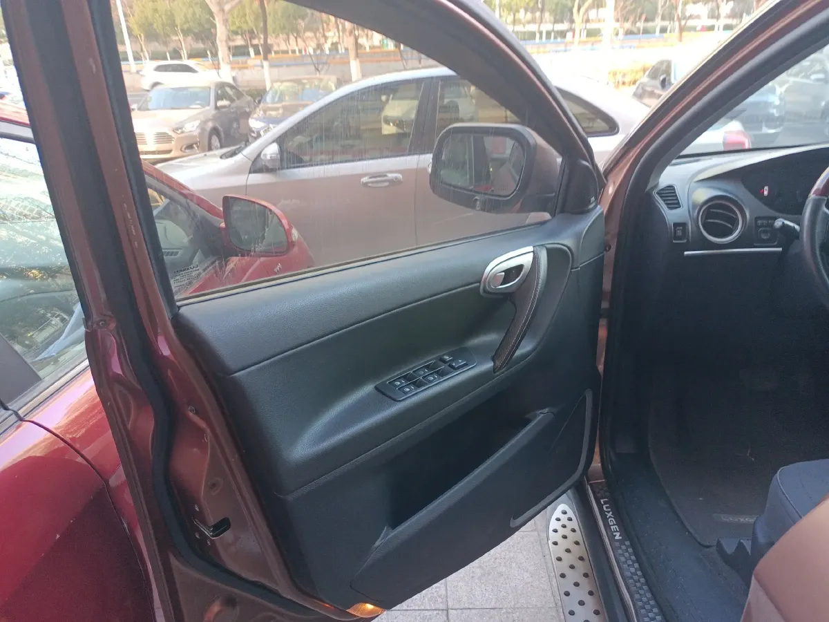 2012 Luxgen Grand7 SUV 2.2T 178HP L4 5AT,autocango,china used car exporter,china ev exporter,chinese used car exporter,chinese used ev exporter