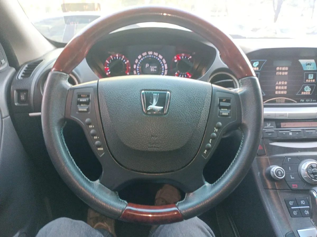 2012 Luxgen Grand7 SUV 2.2T 178HP L4 5AT,autocango,china used car exporter,china ev exporter,chinese used car exporter,chinese used ev exporter