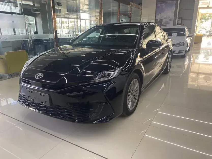 2024 Toyota Camry 2.0L 152HP L4 E-CVT Hybrid