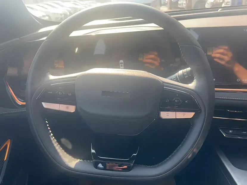 2023 ChangAn Oshan X5 Plus 1.5T 188HP L4 7DCT,autocango,china used car exporter,china ev exporter,chinese used car exporter,chinese used ev exporter