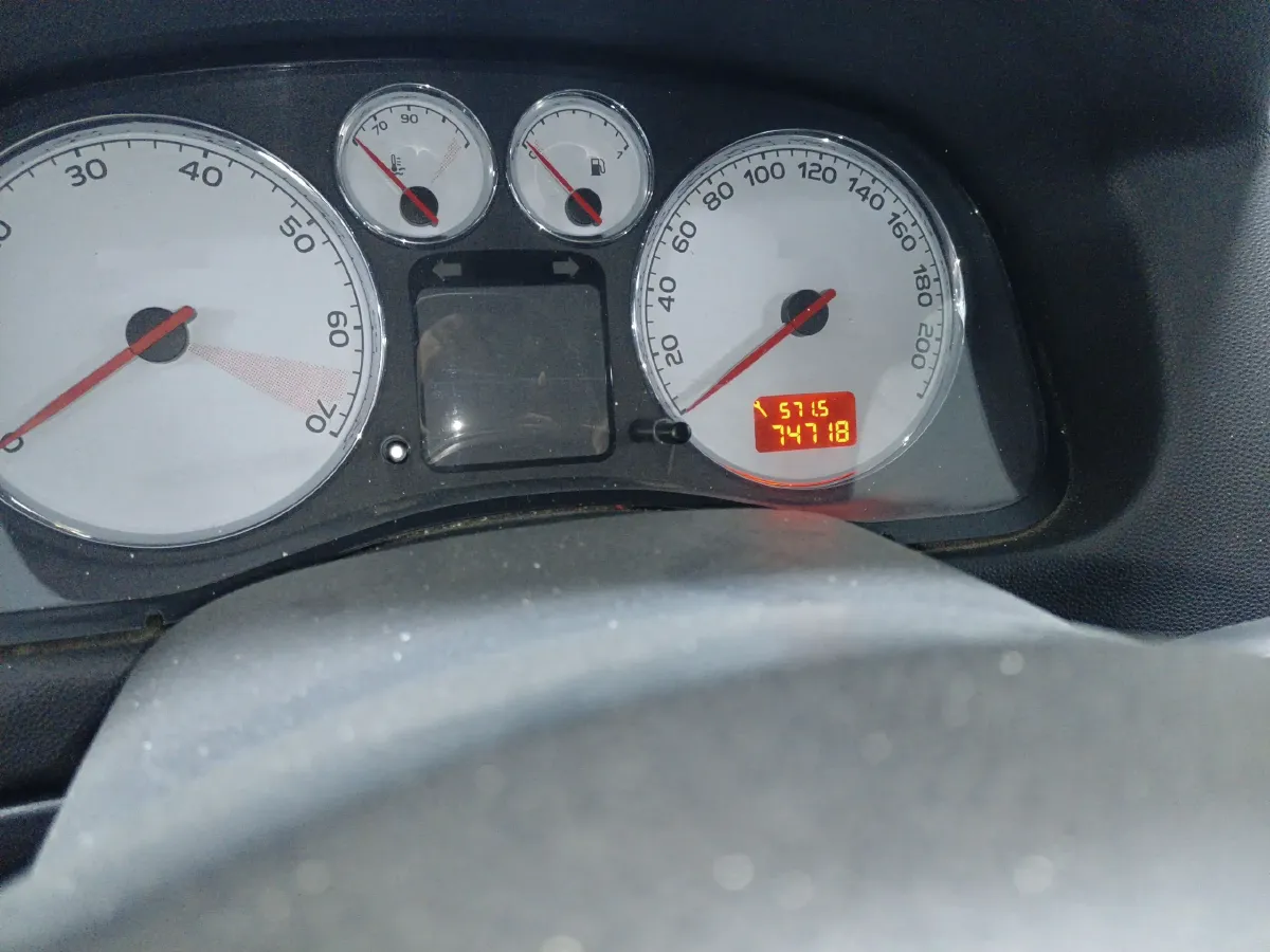 2013 Peugeot 307 1.6L 117HP L4 5MT,autocango,china used car exporter,china ev exporter,chinese used car exporter,chinese used ev exporter