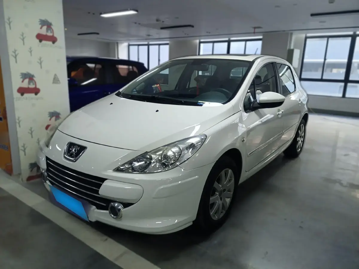 2013 Peugeot 307 1.6L 117HP L4 5MT