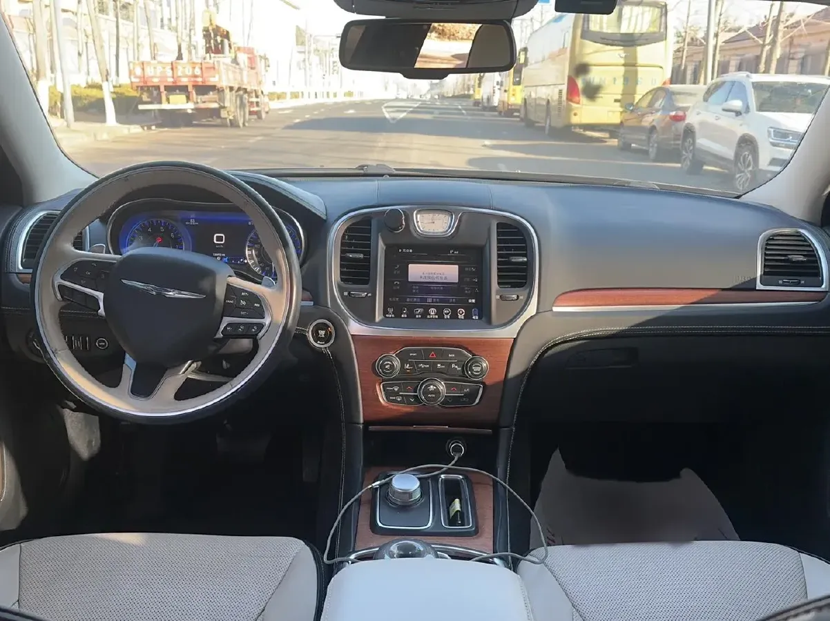 2016 Chrysler 300C 3.0L 234HP V6 8AT,autocango,china used car exporter,china ev exporter,chinese used car exporter,chinese used ev exporter