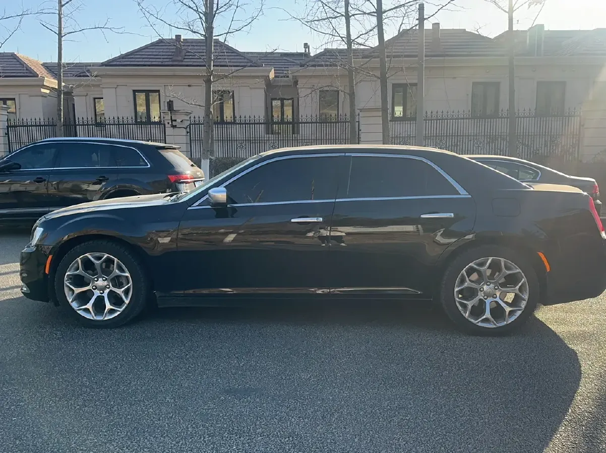 2016 Chrysler 300C 3.0L 234HP V6 8AT,autocango,china used car exporter,china ev exporter,chinese used car exporter,chinese used ev exporter