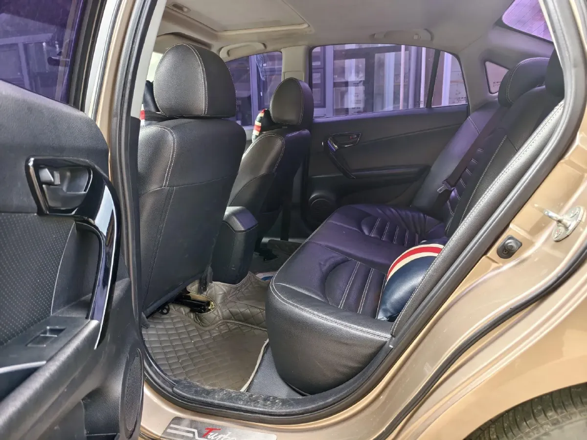 2014 Soueast V5 1.5T 150HP L4 6MT,autocango,china used car exporter,china ev exporter,chinese used car exporter,chinese used ev exporter