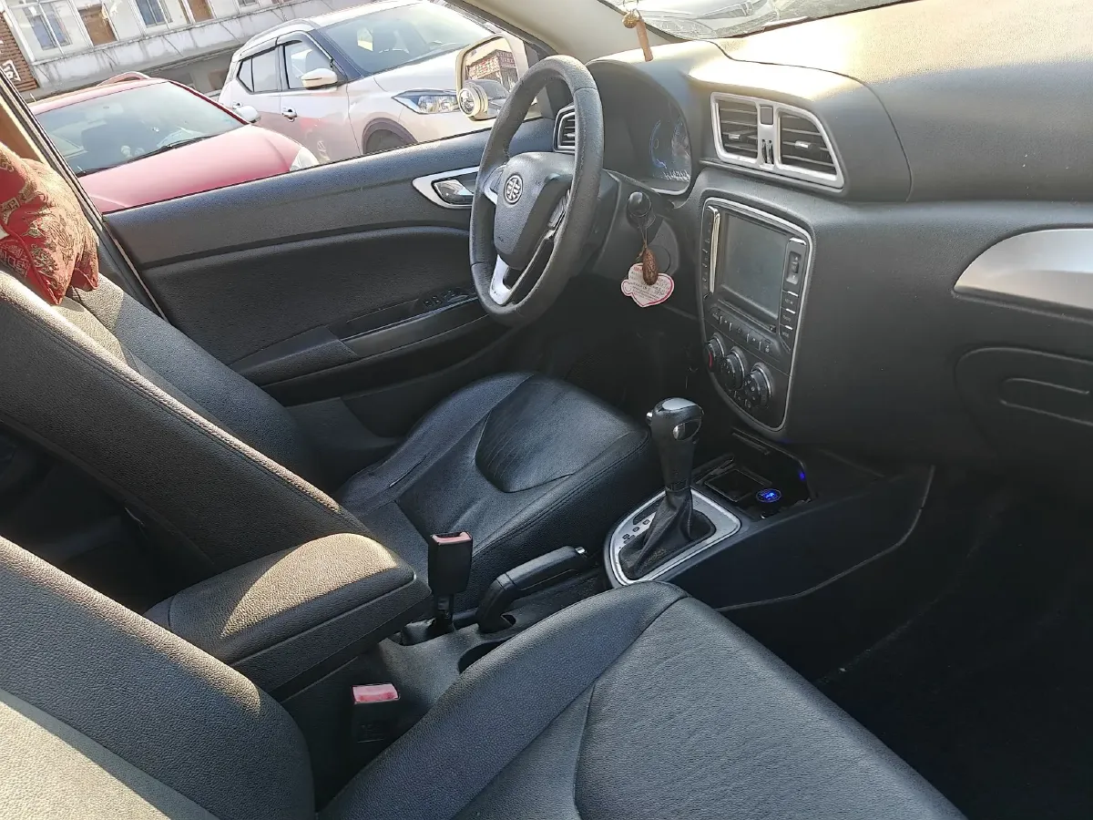 2015 FAW Jumpal D60 1.8L 139HP L4 6AT,autocango,china used car exporter,china ev exporter,chinese used car exporter,chinese used ev exporter