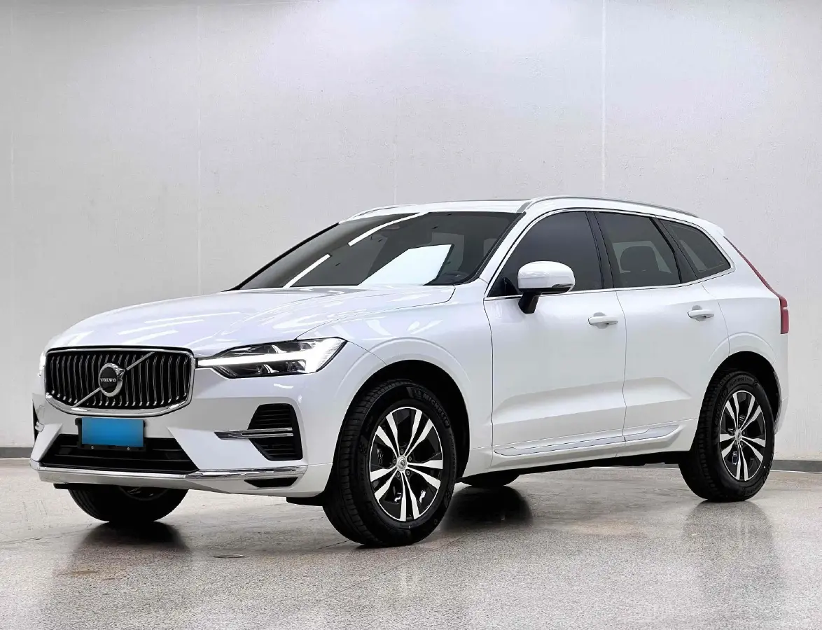 2024 Volvo XC60 2.0T 250HP L4 8AT