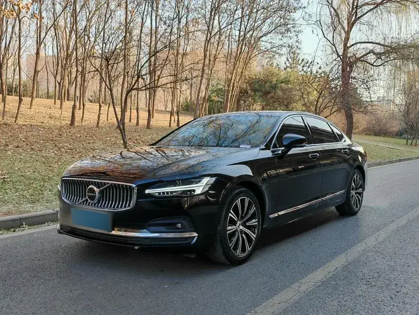 2021 Volvo S90 2.0T 250HP L4 8AT